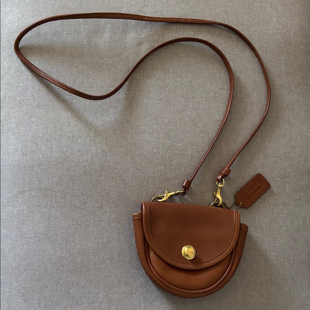 Vintage Coach mini belt- cross body bag
See expected wear as noted in pictures